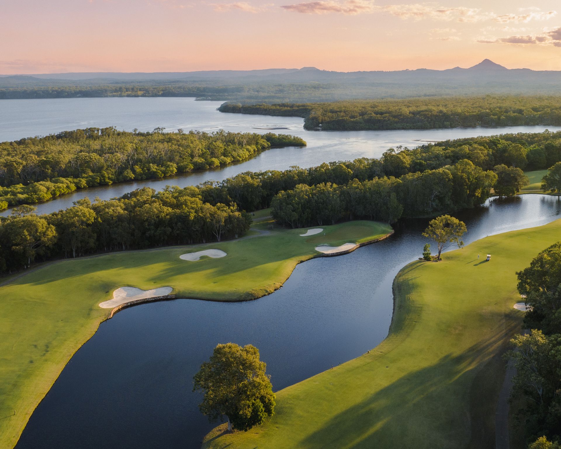 Noosa Springs 5th Hole Par 4 (1)